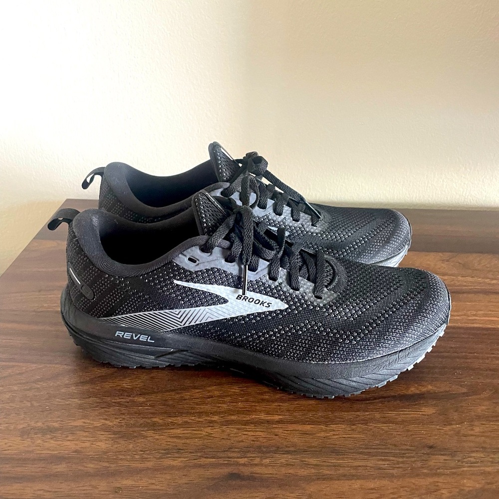 Brooks Revel sneakers